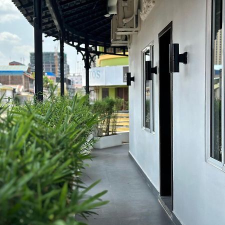 Sun Chakra Boutique Hotel プノンペン エクステリア 写真