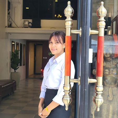 Sun Chakra Boutique Hotel プノンペン エクステリア 写真