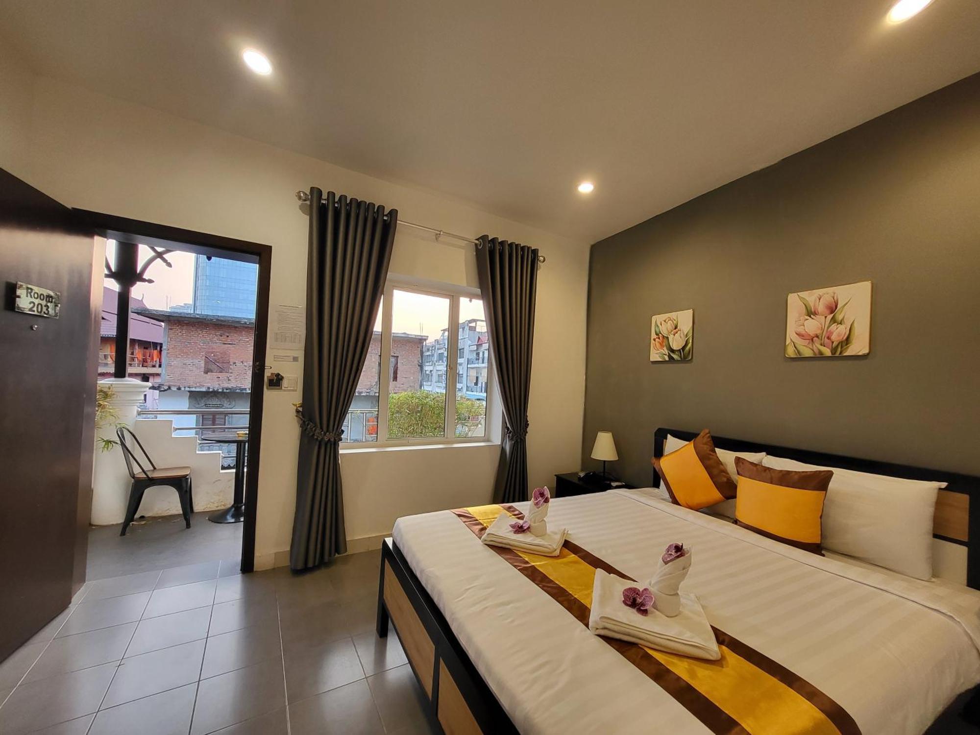 Sun Chakra Boutique Hotel プノンペン エクステリア 写真