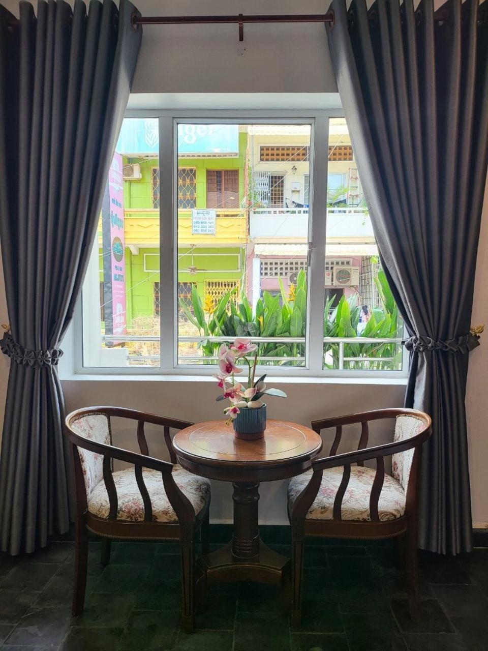 Sun Chakra Boutique Hotel プノンペン エクステリア 写真