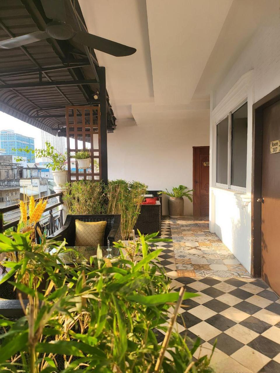 Sun Chakra Boutique Hotel プノンペン エクステリア 写真